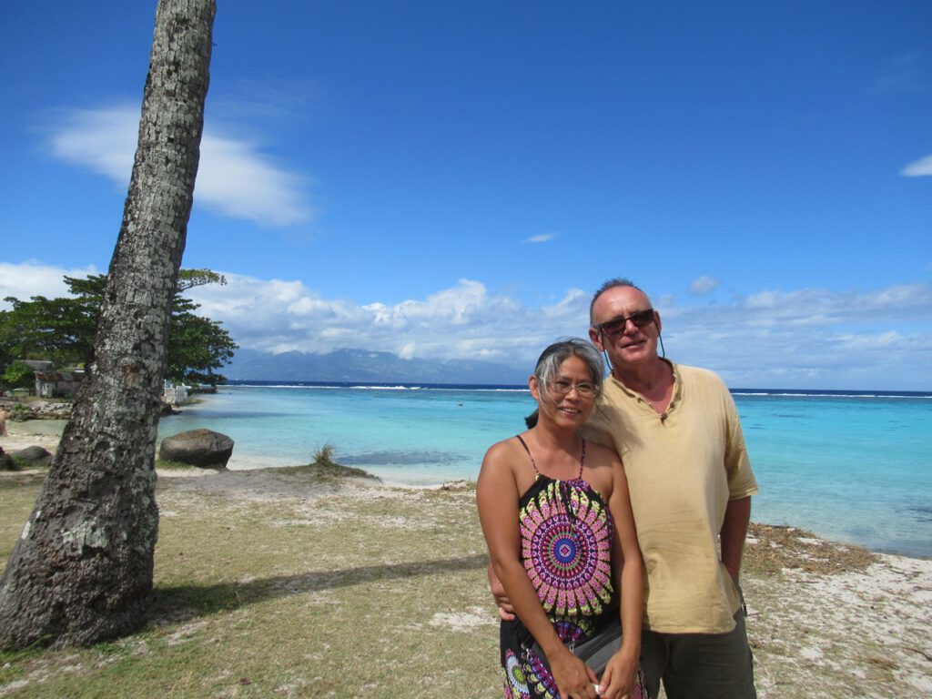 Im Hintergrund Tahiti