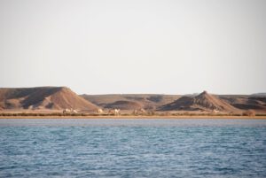 Khor Shinab im Sudan, Kamele am Strand